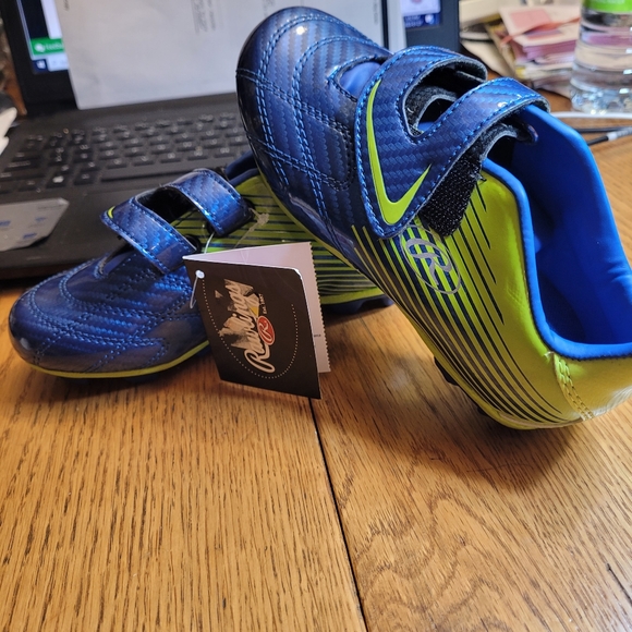 KIDS BASEBALL SHOES - Picture 6 of 7